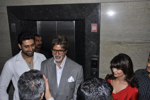 Amithabh & Abhishek Bachchan at 'VIBRATIONS THE WELLNESS ZONE' by Vrinda J Mehta