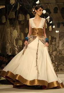 A model showcasing designer Rohit Bal's creation at the Synergy1 Delhi Couture Week,in New Delhi