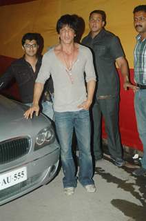 Shah Rukh leaves Filmistan after completing the last shoot of Ra.One