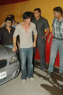 Shah Rukh Khan leaves Filmistan after completing the last shoot of Ra.One