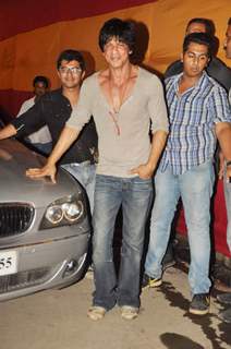 Shah Rukh leaves Filmistan after completing the last shoot of Ra.One