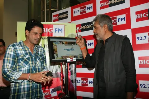 Prakash Jha and Manoj Bajpai at Aarakshan promotional event at Big FM