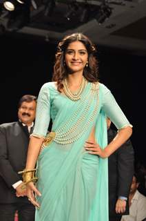 Sonam Kapoor at inauguration of the India International Jewellery Week(IIJW) 2011 at Grand Hyatt in Kalina, Mumbai