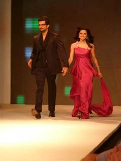 RaQesh Vashisth and Ridhi Dogra walks the ramp in the India International Jewellery Week(IIJW) 2011