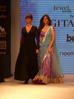 Neeta with Nishka Lulla walk the ramp for a Social Cause at 'Jewelsouk presents Gitanjali-Beti'