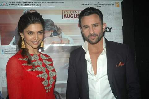 Saif Ali and Deepika on the sets of Kaun Banega Crorepati 5 to promote their film Aarakshan