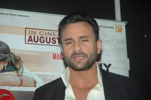 Saif Ali Khan on the sets of Kaun Banega Crorepati 5 to promote their film Aarakshan