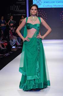 Models walks the ramp for Laxmi Jewellery Export at IIJW 2011 Day 4. .