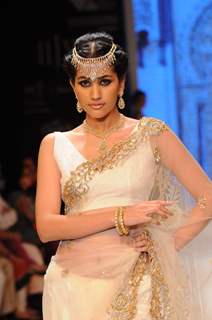 Models walks the ramp for Kashi at IIJW 2011 Day 4. .