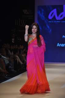 India International Jewellery Week (IIJW) 2011 Day 4 at Hotel Grand Hyatt in Kalina, Mumbai