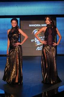Malaika Arora Khan and Amrita Arora walk the ramp for Mandira Wirk at the Blenders Pride Fashion Tour 2011