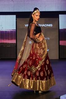 Dia Mirza walks the ramp for designer Vikram Phadnis at the Blenders Pride Fashion Tour 2011 finale