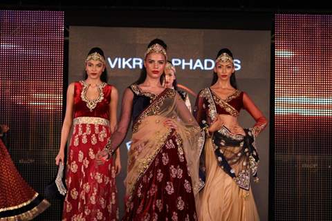 Dia Mirza walks the ramp for designer Vikram Phadnis at the Blenders Pride Fashion Tour 2011 finale