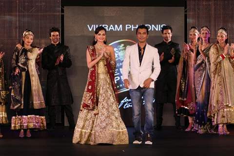 Dia Mirza walks the ramp for designer Vikram Phadnis at the Blenders Pride Fashion Tour 2011 finale