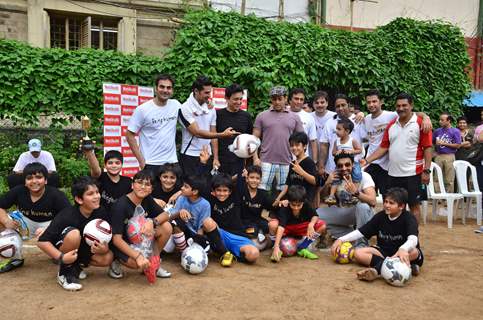 Sohail Khan, Arbaaz Khan, Dino Morea, Salman Khan at Men's Health Friendly Soccer match with celeb dads and kids at Stanslauss School. .