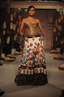 Model displaying designer Rohit Bal's collection at Lakmashion Week Winter/Festive 2011. .