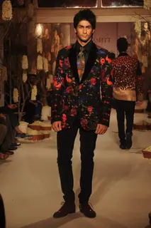 Model displaying designer Rohit Bal's collection at Lakmashion Week Winter/Festive 2011. .
