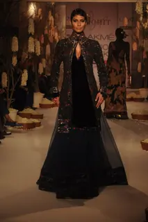 Model displaying designer Rohit Bal's collection at Lakmashion Week Winter/Festive 2011. .