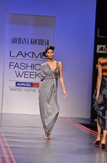 Model display the designer Archana Kochhar's collection during the first day of Lakme fashion week winter/festive 2011, in Mumbai. .
