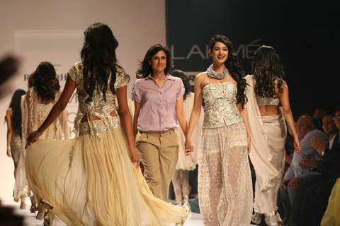 Rina Dhaka Presented An Utterly Feminine Glamorous Collection At Lakmé Fashion Week Winter/Fashion 2011