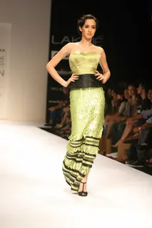 Jatin Varma Recreated The Splendour Of Red Carpet Creations At The Lakmé Fashion Week WinterFestive 2011 Show