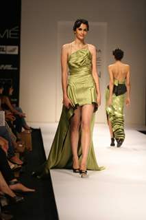 Jatin Varma Recreated The Splendour Of Red Carpet Creations At The Lakmé Fashion Week WinterFestive 2011 Show