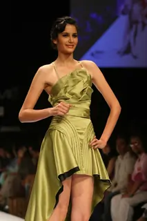 Jatin Varma Recreated The Splendour Of Red Carpet Creations At The Lakmé Fashion Week WinterFestive 2011 Show