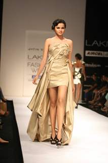 Jatin Varma Recreated The Splendour Of Red Carpet Creations At The Lakmé Fashion Week WinterFestive 2011 Show