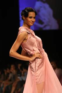 Jatin Varma Recreated The Splendour Of Red Carpet Creations At The Lakmé Fashion Week WinterFestive 2011 Show