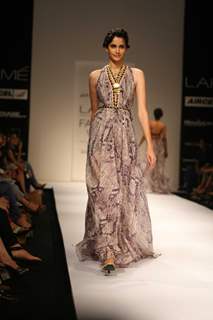 Jatin Varma Recreated The Splendour Of Red Carpet Creations At The Lakmé Fashion Week WinterFestive 2011 Show