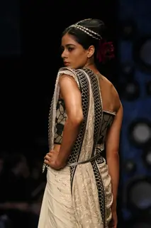 Aircel Presented J J Valaya’s Sensational Regal Tasveer Couture Collection That Ended The First Day And Entralled The Audience At Lakmé Fashion Week Winter/Festive 2011