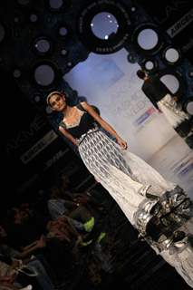 Aircel Presented J J Valaya’s Sensational Regal Tasveer Couture Collection That Ended The First Day And Entralled The Audience At Lakmé Fashion Week Winter/Festive 2011