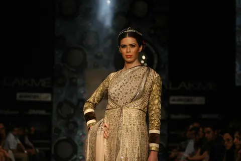 Aircel Presented J J Valaya’s Sensational Regal Tasveer Couture Collection That Ended The First Day And Entralled The Audience At Lakmé Fashion Week Winter/Festive 2011