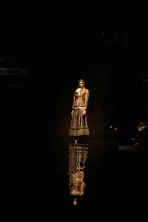 Aircel Presented J J Valaya’s Sensational Regal Tasveer Couture Collection That Ended The First Day And Entralled The Audience At Lakmé Fashion Week Winter/Festive 2011