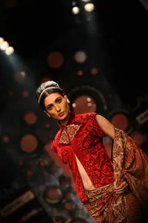 Aircel Presented J J Valaya’s Sensational Regal Tasveer Couture Collection That Ended The First Day And Entralled The Audience At Lakmé Fashion Week Winter/Festive 2011