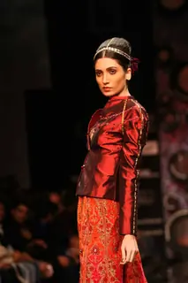 Aircel Presented J J Valaya’s Sensational Regal Tasveer Couture Collection That Ended The First Day And Entralled The Audience At Lakmé Fashion Week Winter/Festive 2011