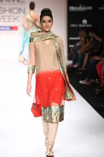 Model walk on the ramp for designer Parvesh Jai and Payal Kapoor at Lakme Fashion Week 2011 Day 2, in Mumbai