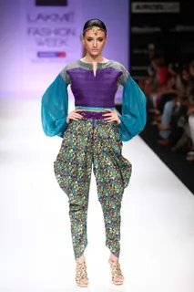 Model walk on the ramp at Lakme Fashion Week 2011 Day 2, in Mumbai