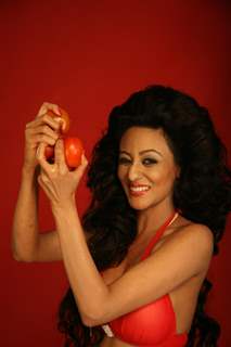 Brand Ambassador of Spanish Tomatina Festival model Vedita Pratap Singh plays with tomatoes and has fun in Mumbai