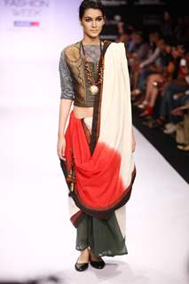 Model displays designer Paromita Banerjee's creation during the Lakme Fashion Week Day 3 in Mumbai. .