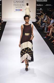 Model displays designer Nandita Thirani's creation during the Lakme Fashion Week Day 5 in Mumbai. .