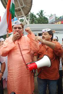 Raza Murad support Anna Hazare at Juhu