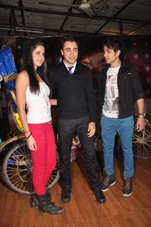 Katrina Kaif, Ali Zafar and Imran Khan on the sets of Just Dance to promote Mere Brother Ki Dulhan
