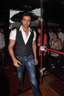 Hrithik Roshan on the sets of Just Dance