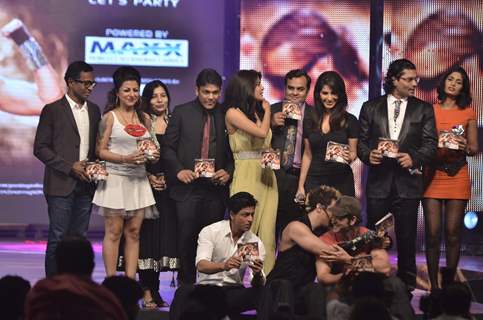 Shahrukh Khan, Hrithik Roshan and Priyanka Chopra at Ganesh Hegde album launch at Grand Hyatt