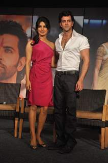 Hrithik Roshan with Priyanka Chopra at 'Agneepath' trailer launch event at JW.Mariott