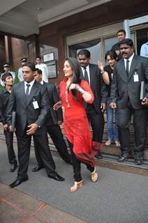 Kareena Kapoor during the promotion of film 'Bodyguard' with celebrities Bodyguards