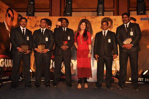 Kareena Kapoor honours various Bollywood stars bodyguards at Taj Land's End. .