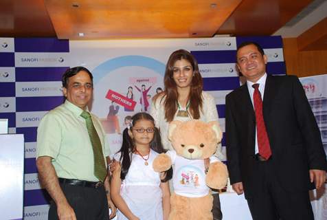 Raveena Tandon at Mothers against Flu press meet at Four Seasons. .