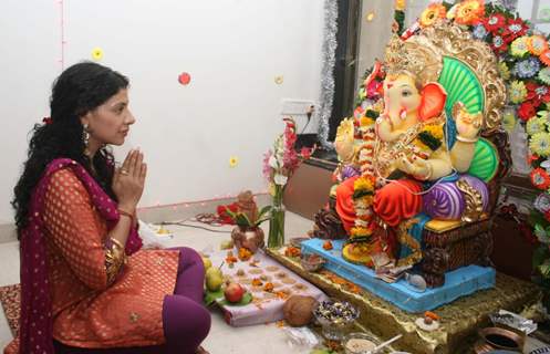 Sambhavna Seth paying devote to Lord Ganesha during the occasion of Ganesh Chaturthi at their home